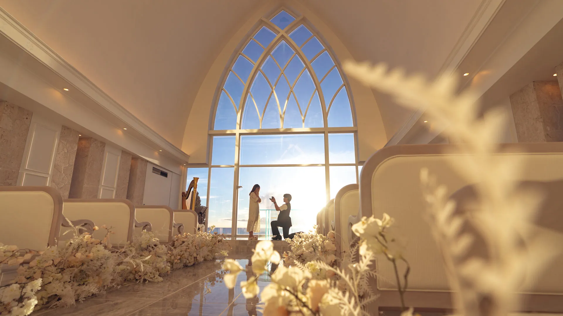 沖縄のチャペルで感動のプロポーズ!